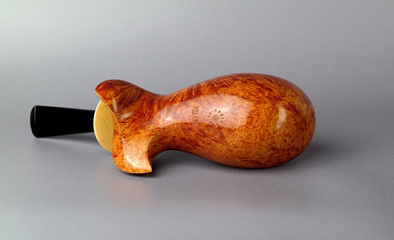  Whale with boxwood